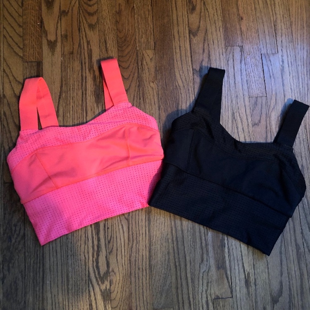 Pair of EUC Lululemon Size 2 sports bra!! 💕!!